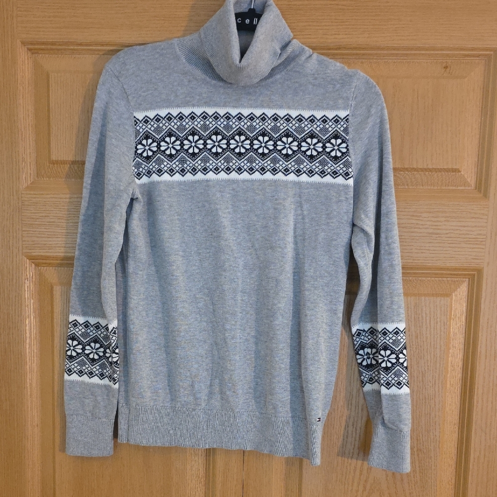 Tommy Hilfiger Gray Turtleneck Sweater with‎ Black Pattern